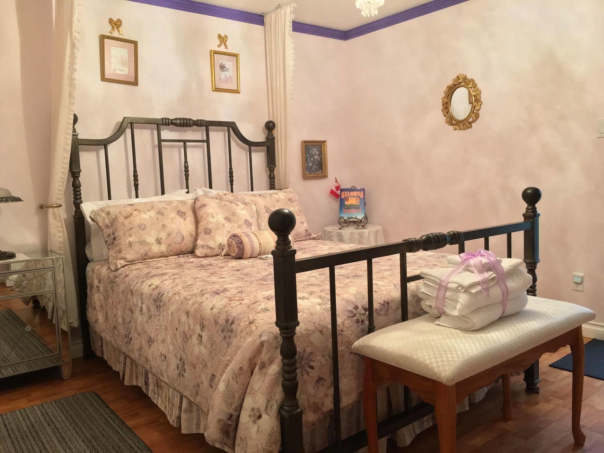 Alexandria House Bed & Breakfast West Kelowna Buitenkant foto