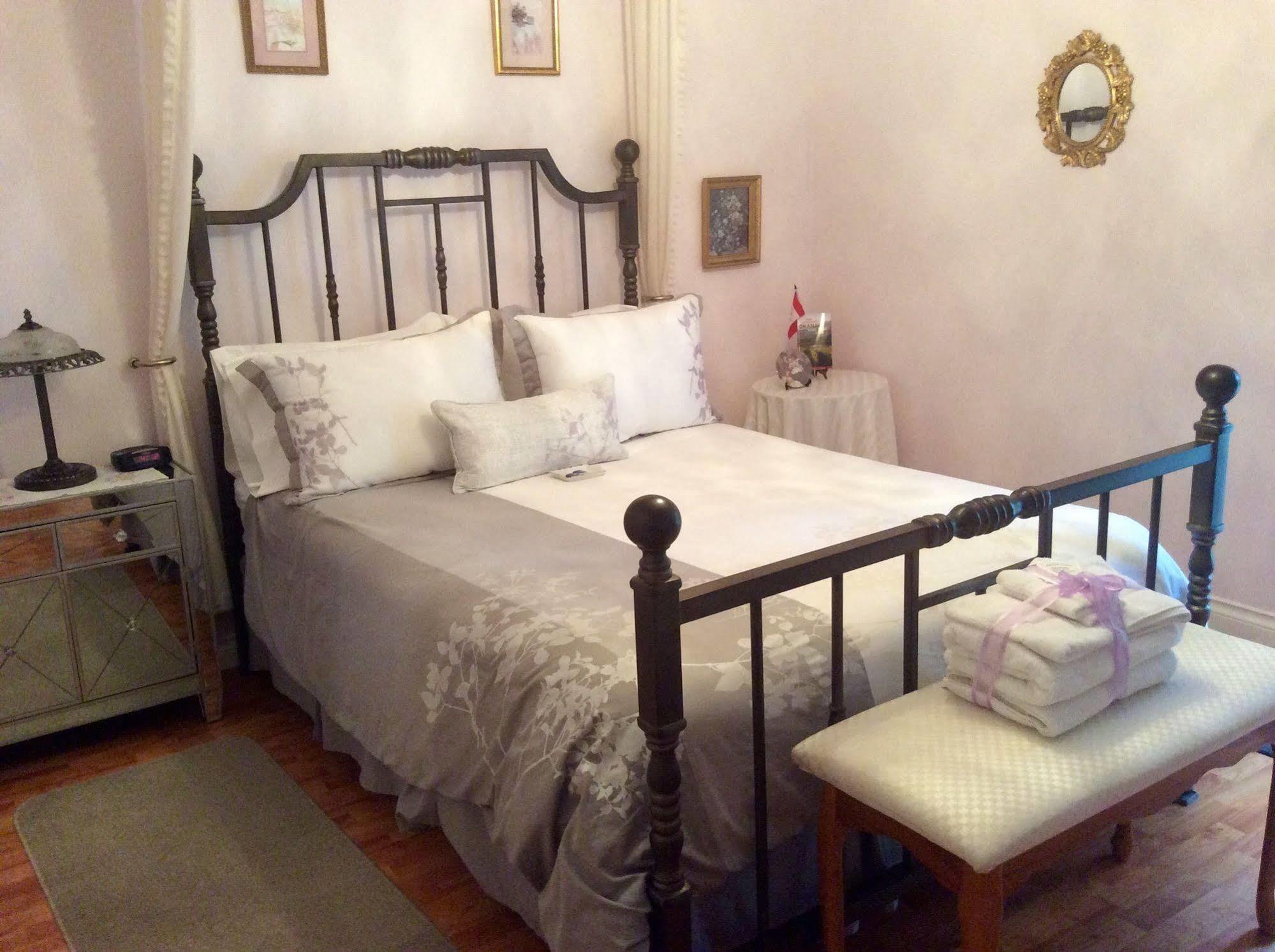 Alexandria House Bed & Breakfast West Kelowna Buitenkant foto
